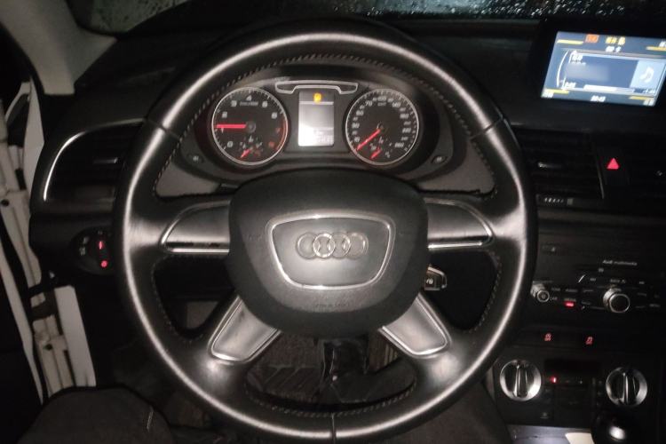 Used Audi Q3 2013 35 TFSI Ambition Edition Steering Wheel