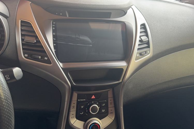 Used Hyundai Elantra (5th Generation / Langdong) 2016 1.6L Automatic Smart Version