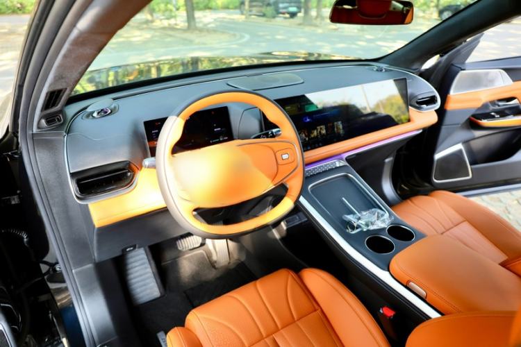 Used XPeng G9 2025 625 Long-Range Max Interior 4