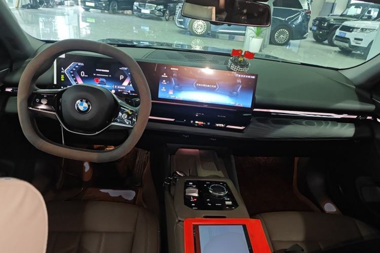 Used BMW 5 Series 2024 525Li Luxury Package