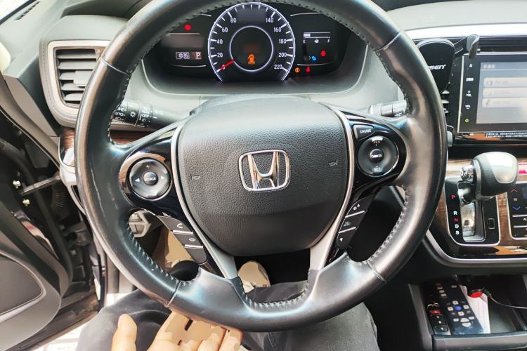 Used Honda Odyssey 2015 Revised Version 2.4L Supreme Edition
