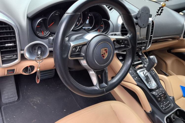 Used Porsche Cayenne 2015 Cayenne 3.0T Steering Wheel