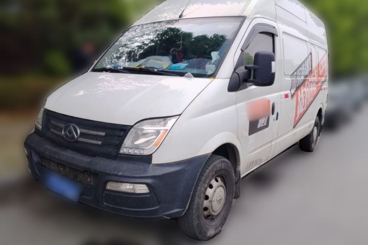 Used SAIC MAXUS Xintu V80 2019 2.5T Classic Model 6-Speed Manual Van Long Wheelbase High Roof 3-Seater