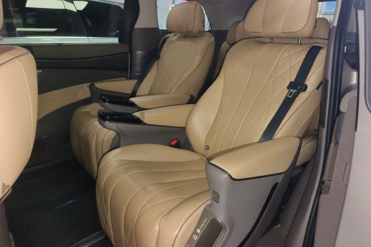 Used Denza D9 2022 EV 620 Prestige Model
