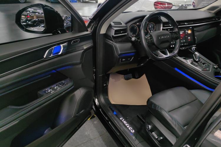 Used Lynk & Co 05 2022 2.0TD Two-Wheel Drive Shine Halo Contrast-Colored Wheel Version