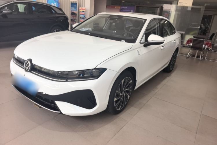 Used Volkswagen Sagitar 2026 Model L 300TSI DSG Luxury Version
