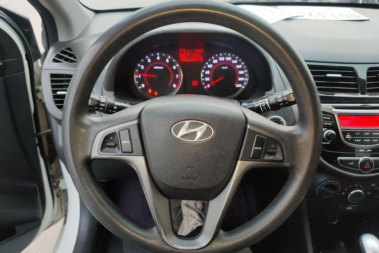 Used Hyundai Verna Ray 2014 1.6L Automatic TOP