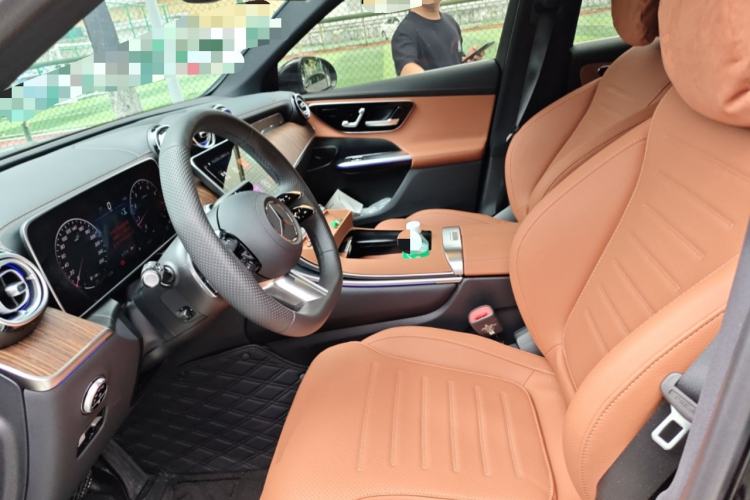 Used Mercedes-Benz GLC 2025 Refreshed GLC 300 L 4MATIC Dynamic Version 5 Seats Left Front Seat