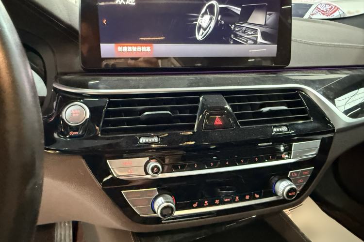 Used BMW 5 Series 2022 Second Facelift 525Li M Sport Package
