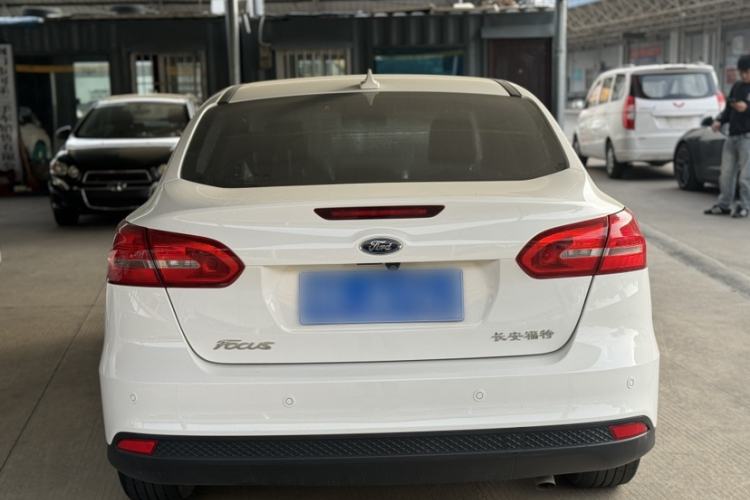 Used Ford Focus 2018 Sedan Classic 1.6L Automatic Trendy SmartDrive Edition Exterior 2