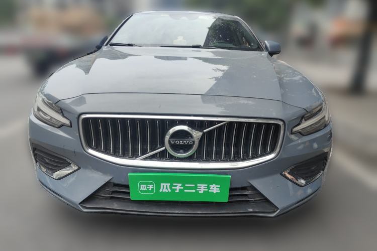 Used Volvo S60 2022 B4 Zhiyi Luxury Edition
