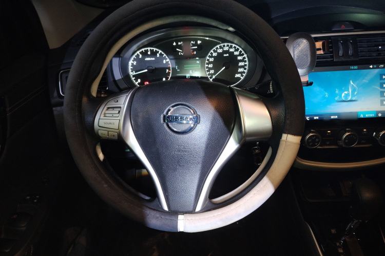 Used Nissan Tiida 2016 1.6L CVT Cool Dynamic Edition
