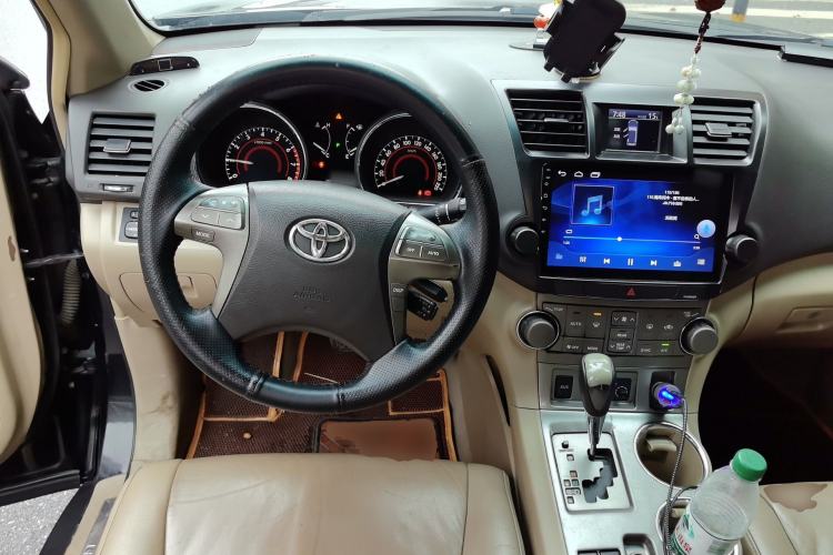 Used Toyota Highlander 2011 2.7L Two-Wheel Drive 7-Seater Luxury Edition