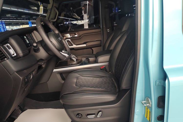 Used 212 T01 2025 2.0T Changfeng