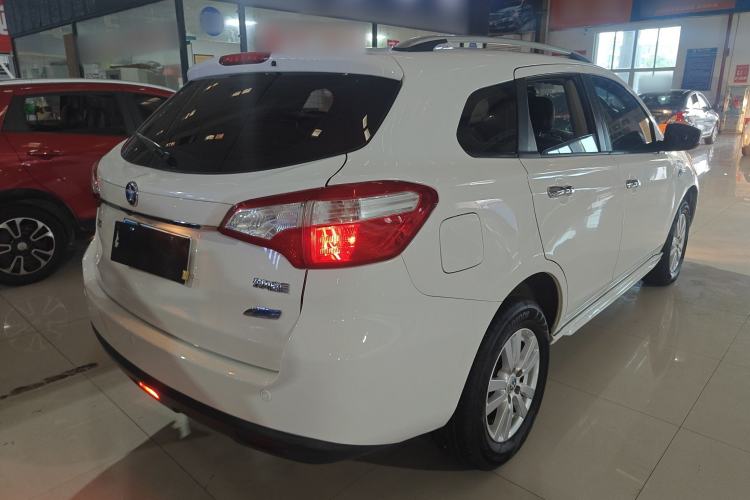 Used Venucia T70 2016 2.0L CVT Smart Choice Edition
