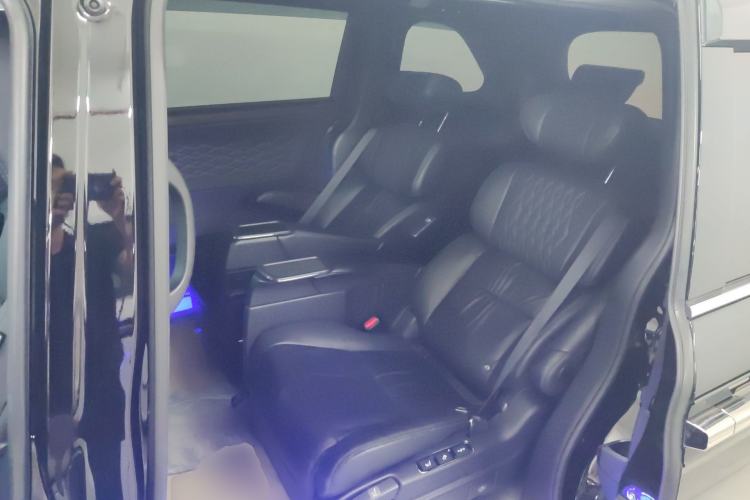 Used Honda Elysion 2024 2.0L eHEV Luxury Edition