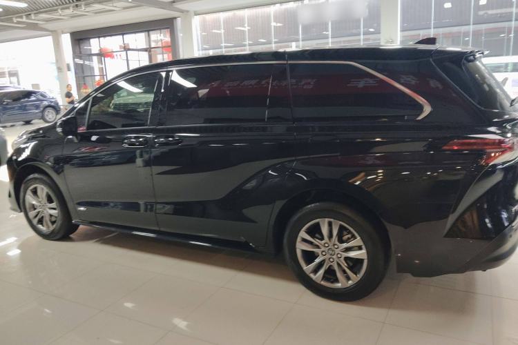 Used Toyota Sienna 2024 2.5L Hybrid Comfort Edition
