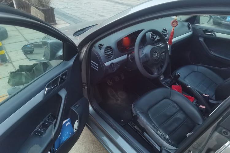 Used Volkswagen Jetta 2013 1.6L Manual Comfort Model
