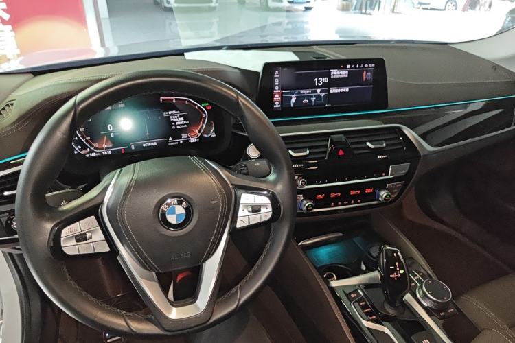 Used BMW 5 Series 2020 525Li Luxury Package Center Console