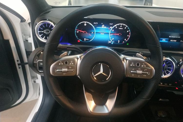 Used Mercedes-Benz A-Class 2022 Revised Version A 200 L Sport Sedan Fashionable Style
