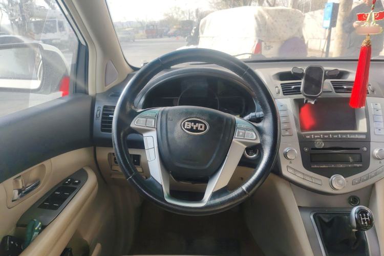 Used BYD S6 2012 2.0L Manual Luxury Version