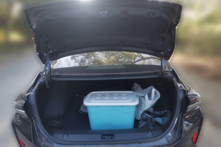 Used Dongfeng Aeolus Yixuan MAX 2023 1.5T Ultra-Stylish Trendsetting Dad Edition