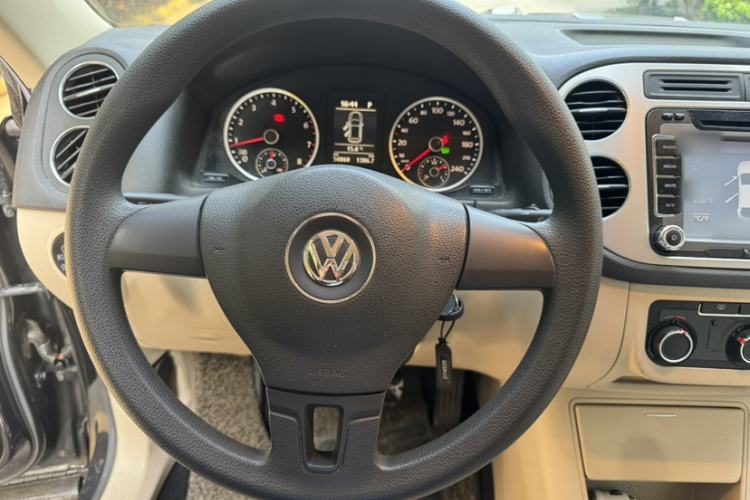 Used Volkswagen Tiguan 2013 1.8TSI Automatic Two-Wheel Drive Trend Edition Steering Wheel