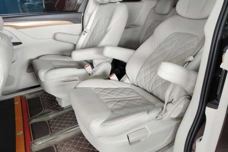 Used Buick GL8 2017 ES 28T Comfort Model China V Standard
