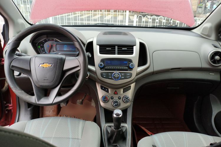 Used Chevrolet Aveo Sonic 2014 Sedan 1.4SL MT Comfort Edition
