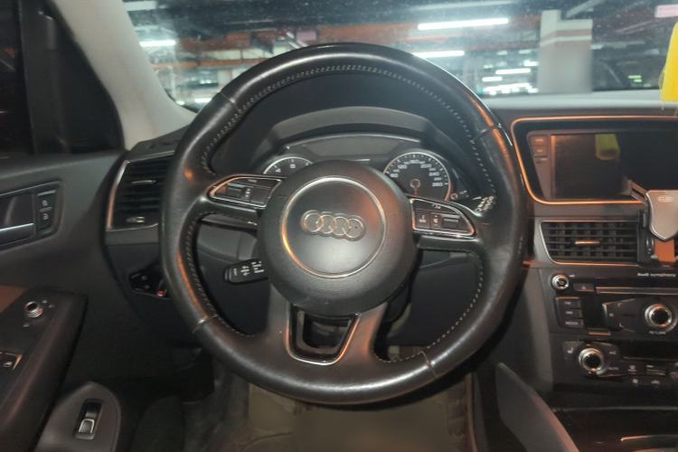Used Audi Q5 2016 40 TFSI Technology Edition Steering Wheel