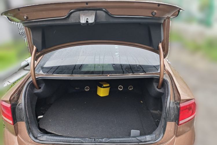 Used Volkswagen Lamando 2015 280TSI DSG Luxury Edition Trunk