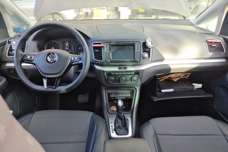 Used Volkswagen Sharan 2016 380TSI Comfort Edition 7-Seater Center Console