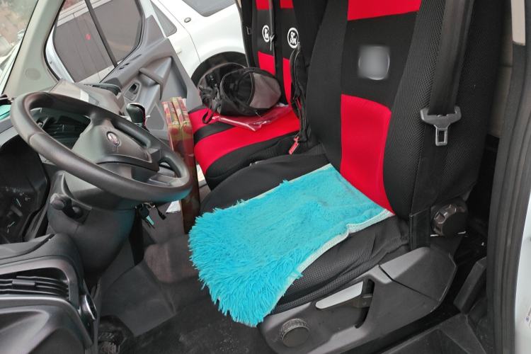 Used Ford Transit 2017 2.0T Diesel Van Mid-Chassis Mid-Roof China V Standard