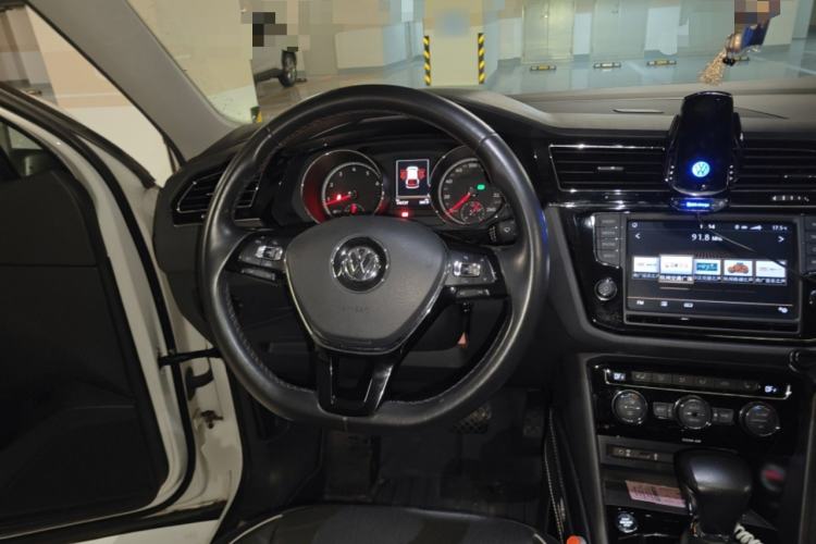 Used Volkswagen Tiguan L 2017 330TSI Automatic Two-Wheel Drive Flagship Edition Steering Wheel