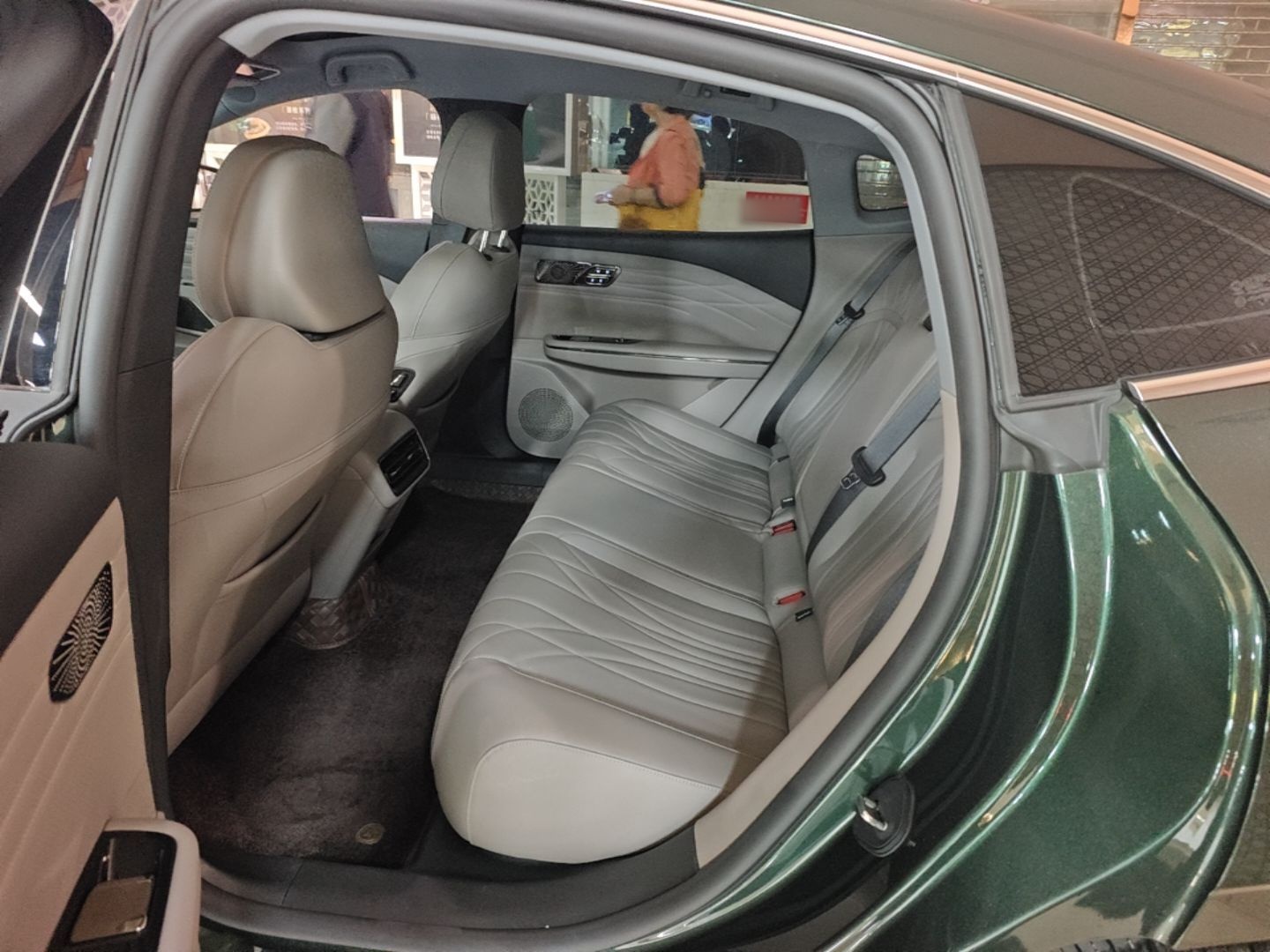 Geely Galaxy 8 2025 130km EM-i Deluxe Edition — снимка 20