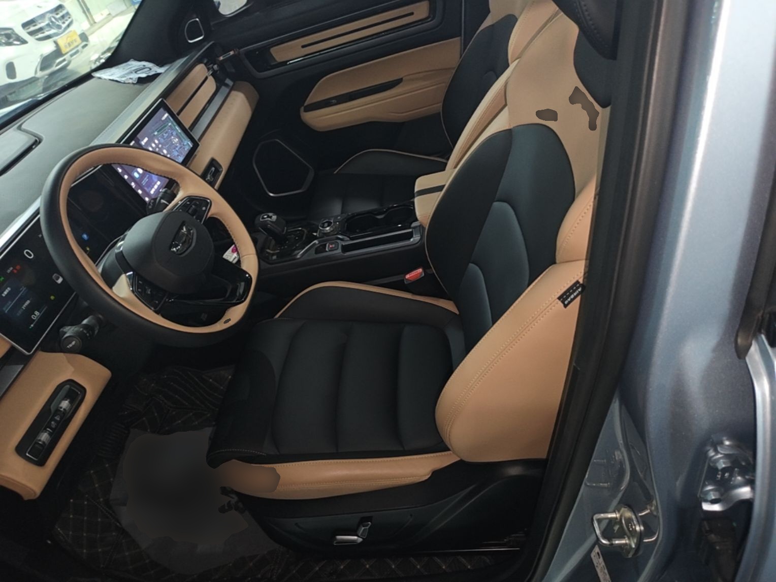 Geely Auto icon 2023 1.5TD Chocolate Smoothie Edition — снимка 17