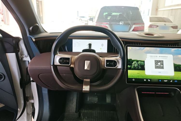 Used Avatr 11 2024 580 Three-Laser Four-Wheel Drive Luxury Edition Steering Wheel