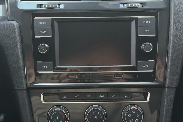 Used Volkswagen Golf 2018 230TSI Automatic Luxury Version