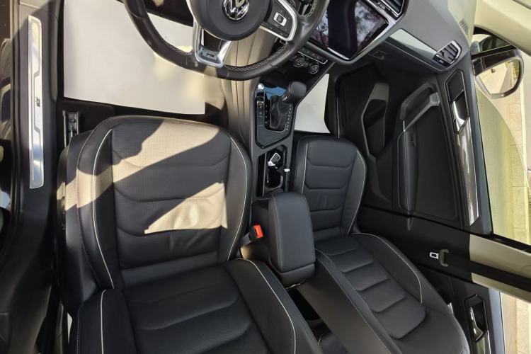 Used Volkswagen Tiguan L 2020 330TSI Automatic Two-Wheel Drive R-Line Flagship Version China VI Standard