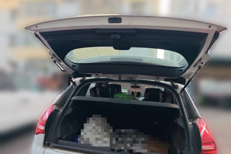 Used Peugeot 3008 2015 2.0L Manual Classic Edition
