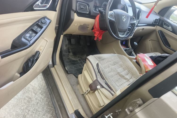 Used Baojun 730 2014 1.5L Manual Luxury Navigation ESP Version 7 Seats