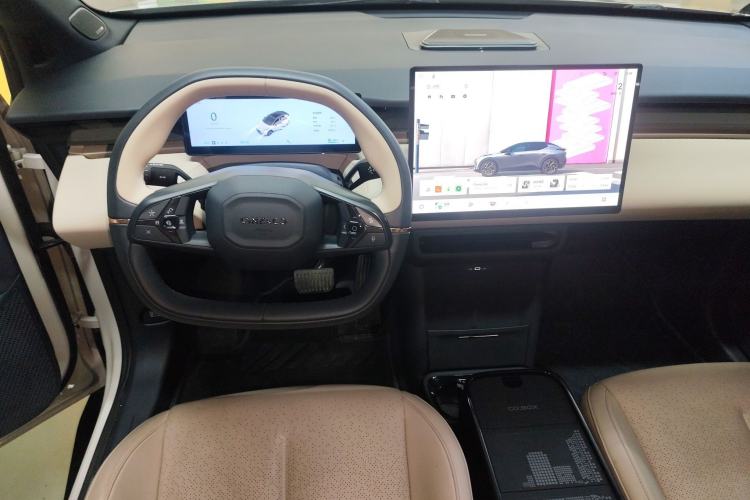 Used Lynk & Co Z20 2025 530 km Range Rear-Wheel Drive Pro
