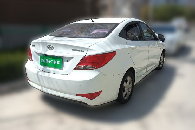 Used Hyundai Verna (older generation) 2016 1.4L Manual Smart GLS Trim Rear Right 45 Deg