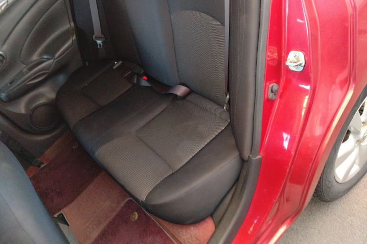 Used Nissan Sunny 2011 1.5XE CVT Comfort Edition Interior 4