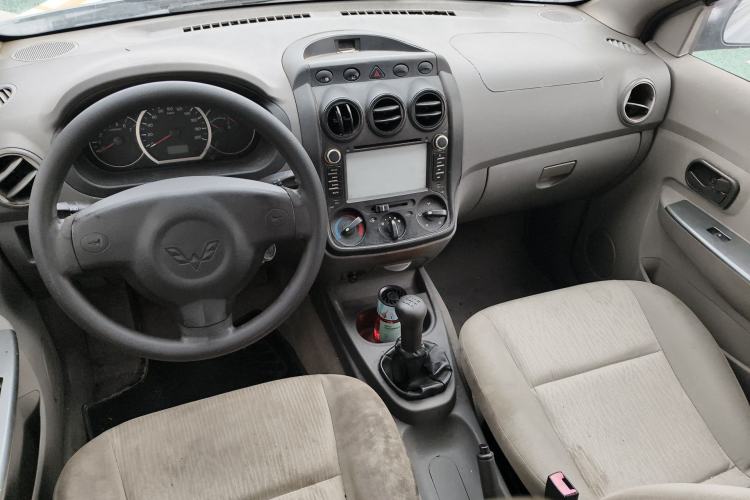 Used Wuling Hongguang 2013 1.5L Base Version
