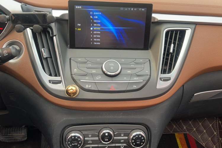 Used Soueast DX7 2015 1.5T Automatic Luxury Model