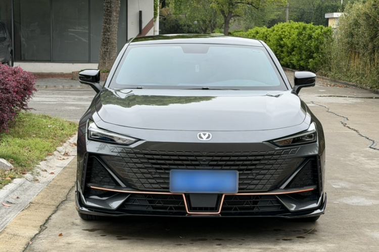 Used CHANGAN UNI-V 2022 1.5T Sport Edition Exterior 11