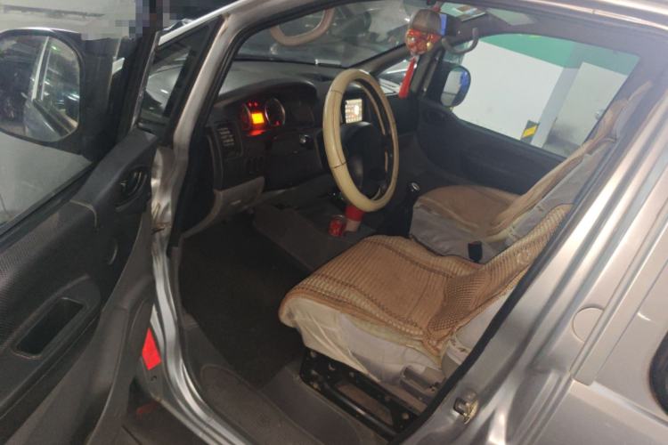 Used FORTHING Lingzhi 2013 M3 1.6L 7-seat Standard Model
