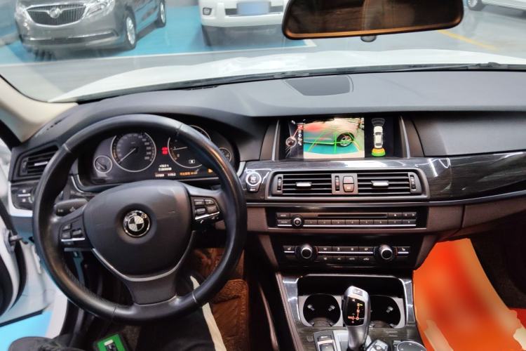 Used BMW 5 Series 2014 525Li Luxury Design Package Center Console