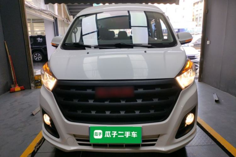 Used Jinbei Gold Hiace 2023 1.5L Passenger Vehicle Engineering Lion 5/6/7 Seater
